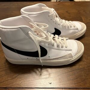 Nike blazers 
Women’s 8